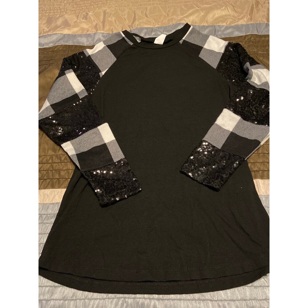 Sunshine & Rodeos black and white plaid sweater Size S small